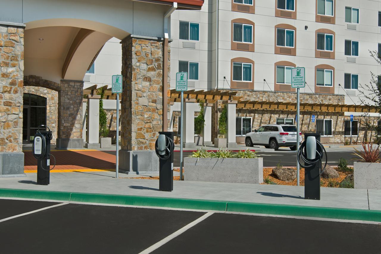 Oxford Suites Sonoma - Rohnert Park Esterno foto